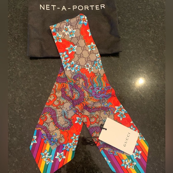 Gucci Accessories - NWT Gucci silk choker/twilly.